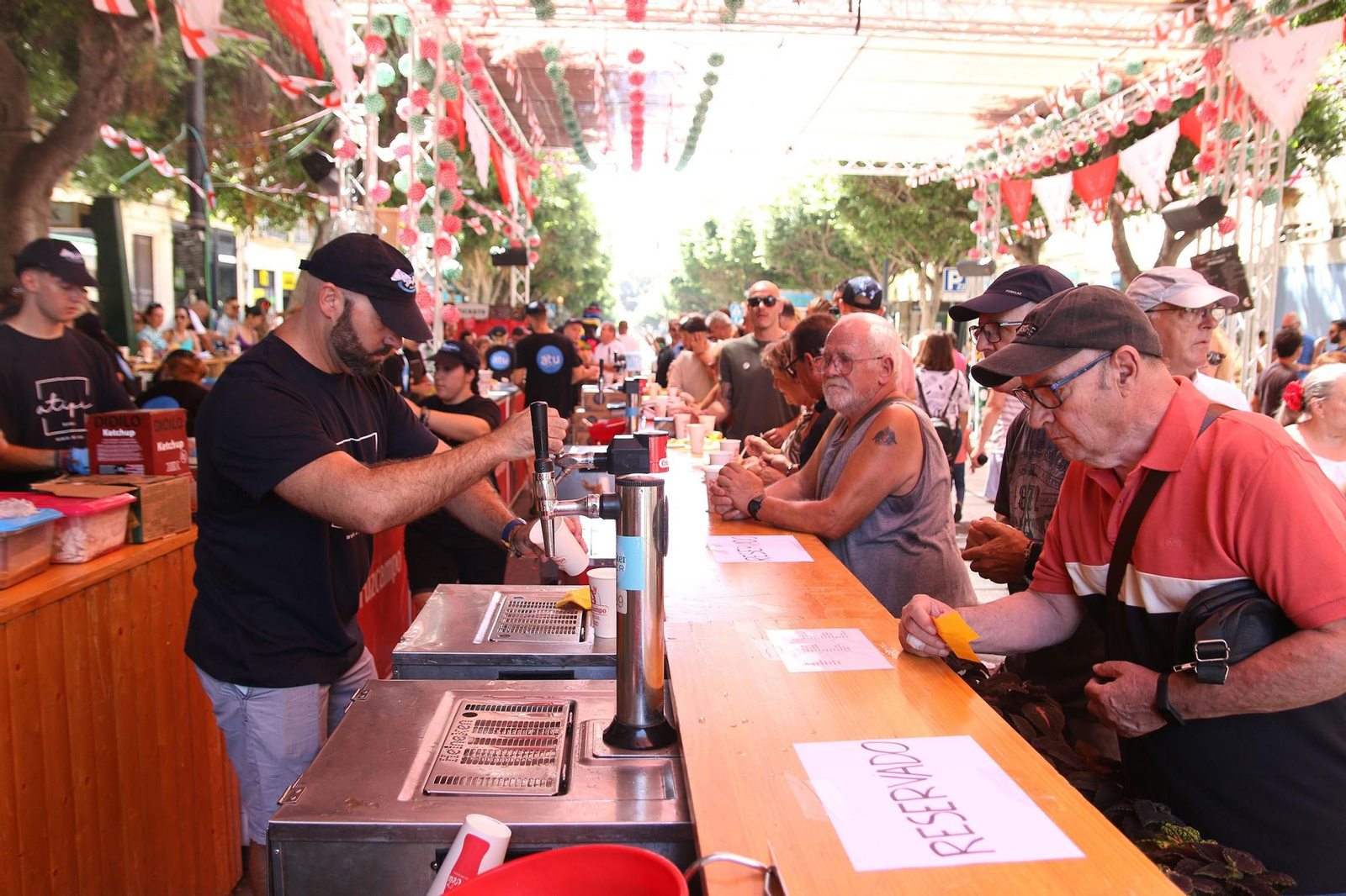 Almería inaugura su feria del mediodía