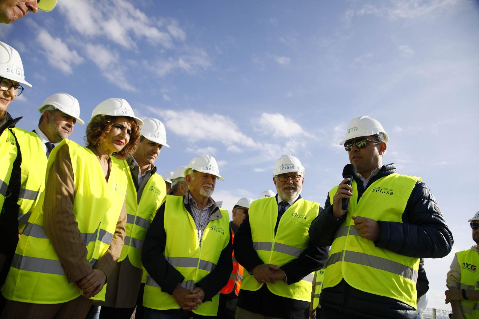 María Jesús Montero visita las obras de la balsa general de regulación de la Comarca de Usuarios Aguas de Níjar, en imágenes