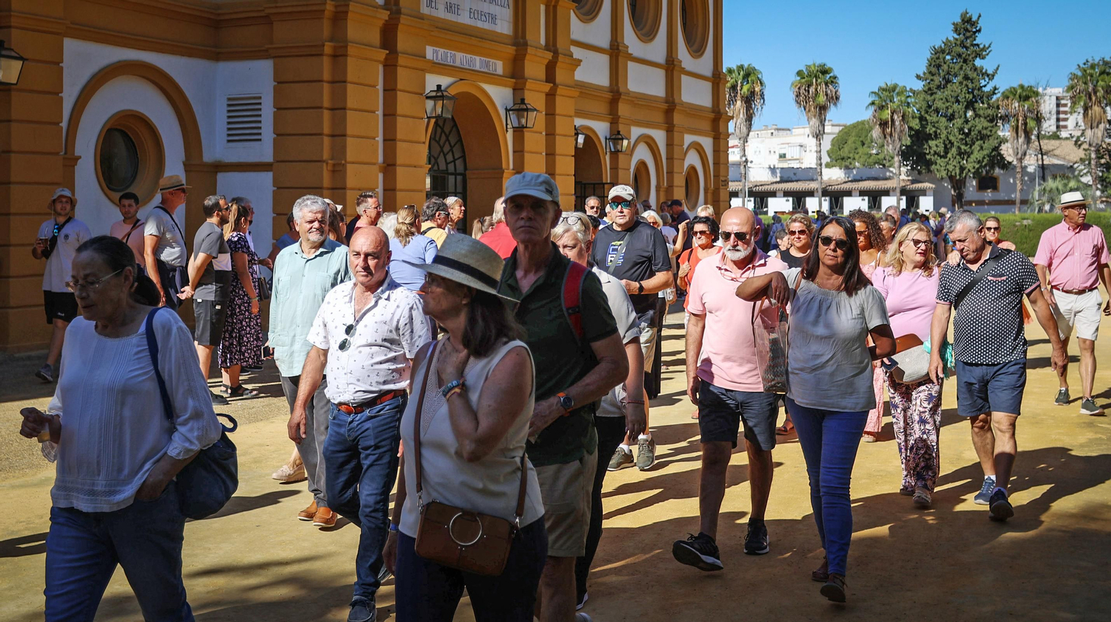 Turistas en la Real Escuela de Jerez, el pasado 27 de septiembre, Día del Turismo.