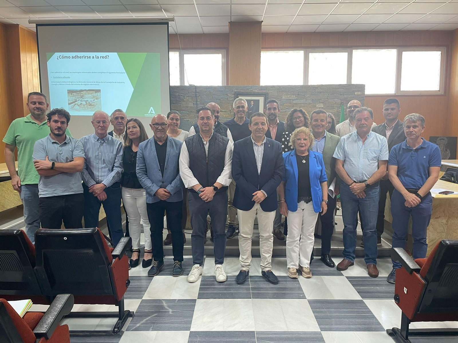Alcaldes participantes en la primera reunión de la Re de Municipios Mineros.