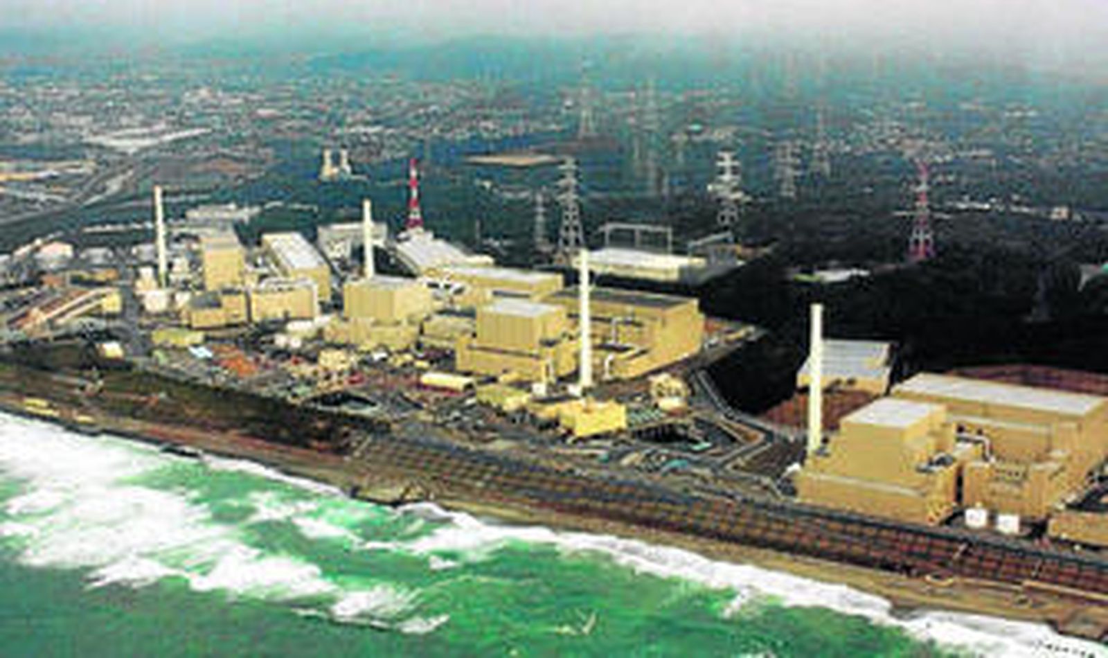 Vista aérea de la central nuclear de Hamaoka, a 190 kilómetros al suroeste de Tokio.