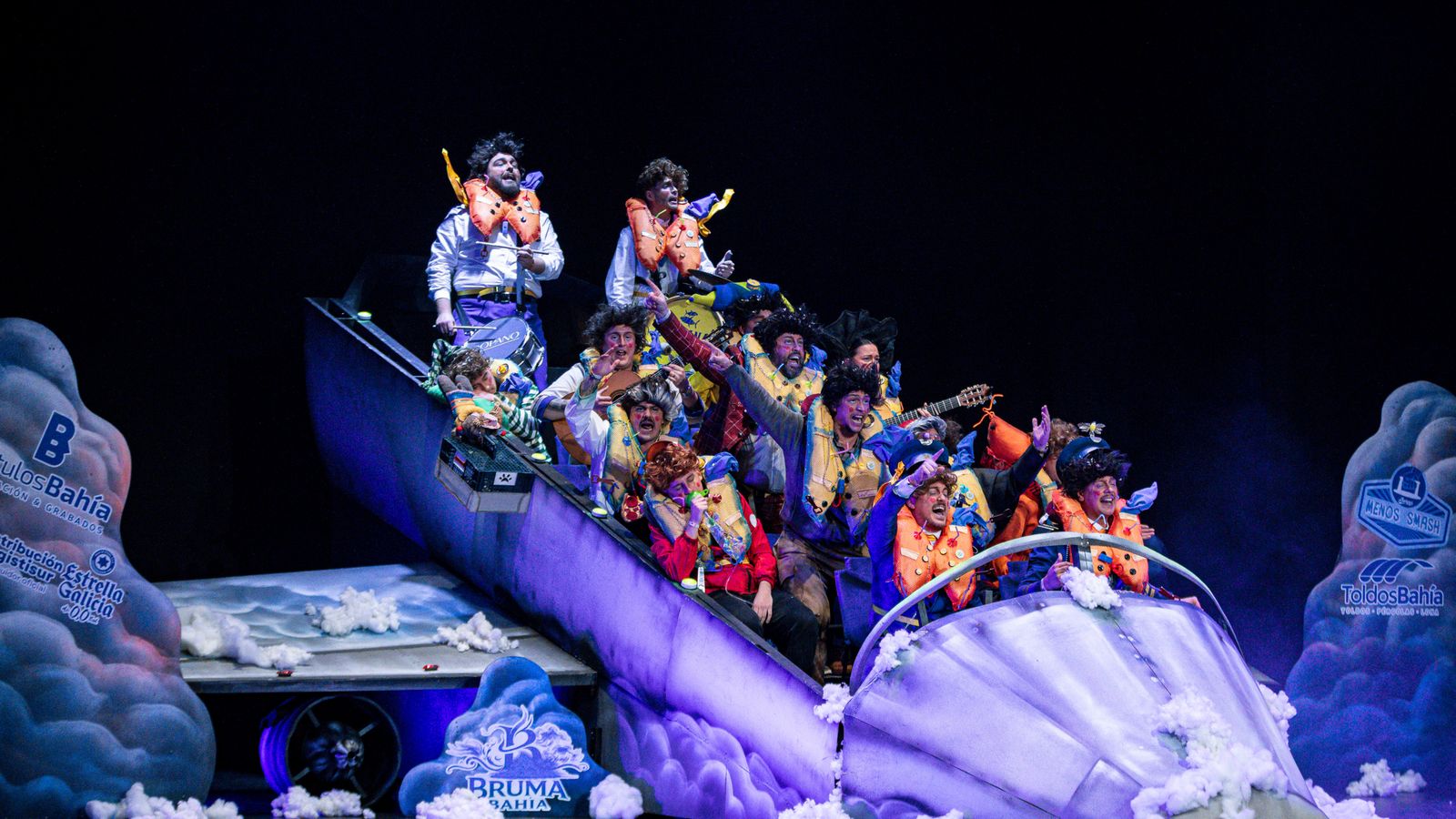 El avión realizado por Hoko para 'Seguimos cayendo mal'.