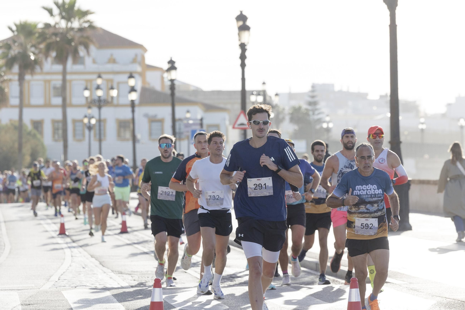 Búscate en las imágenes de la "II Media Maratón Ciudad de Cádiz"