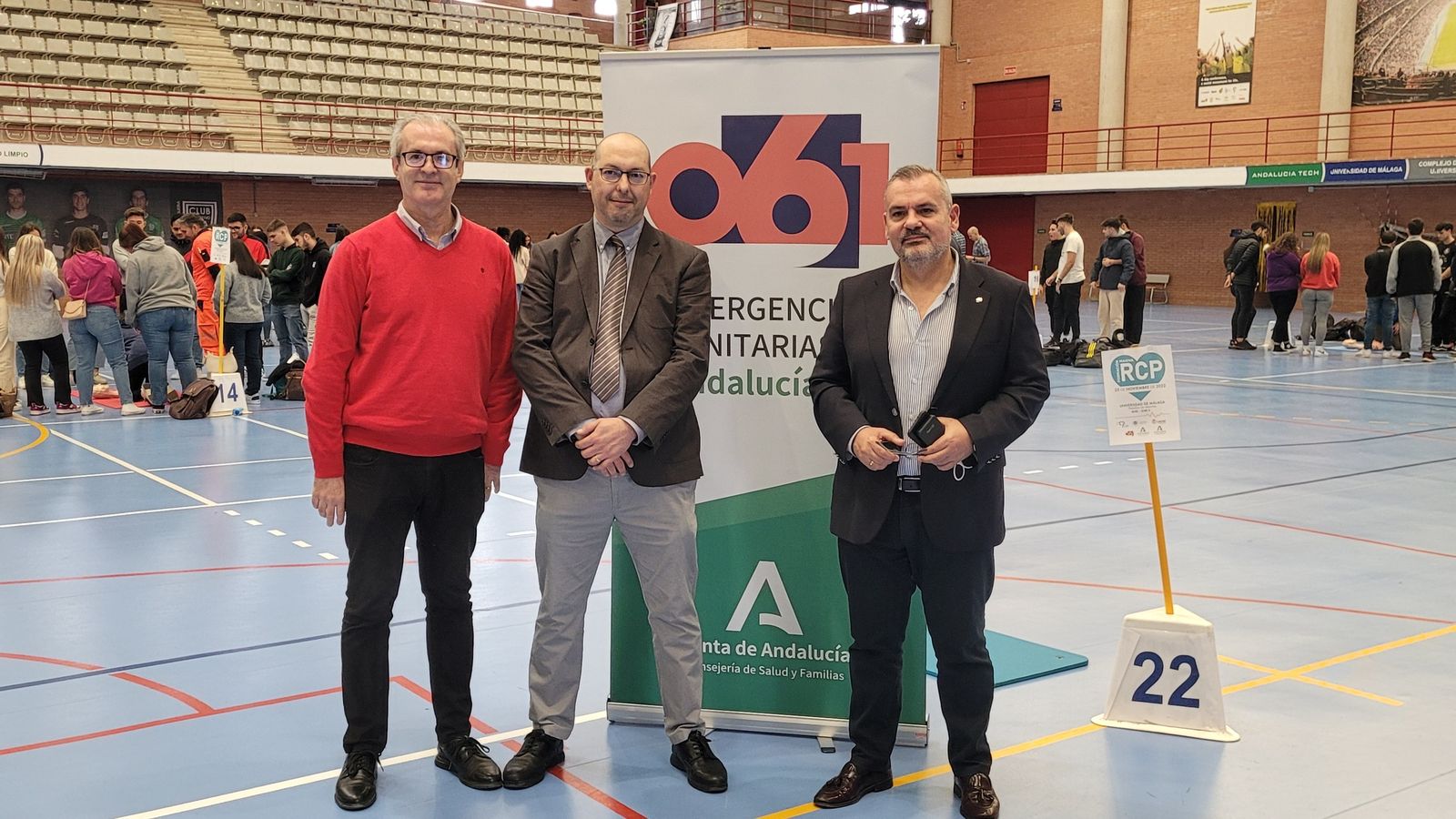 El director del Complejo Deportivo de la UMA, Hilario Sánchez, con Carlos Alonso y Fernando Ayuso