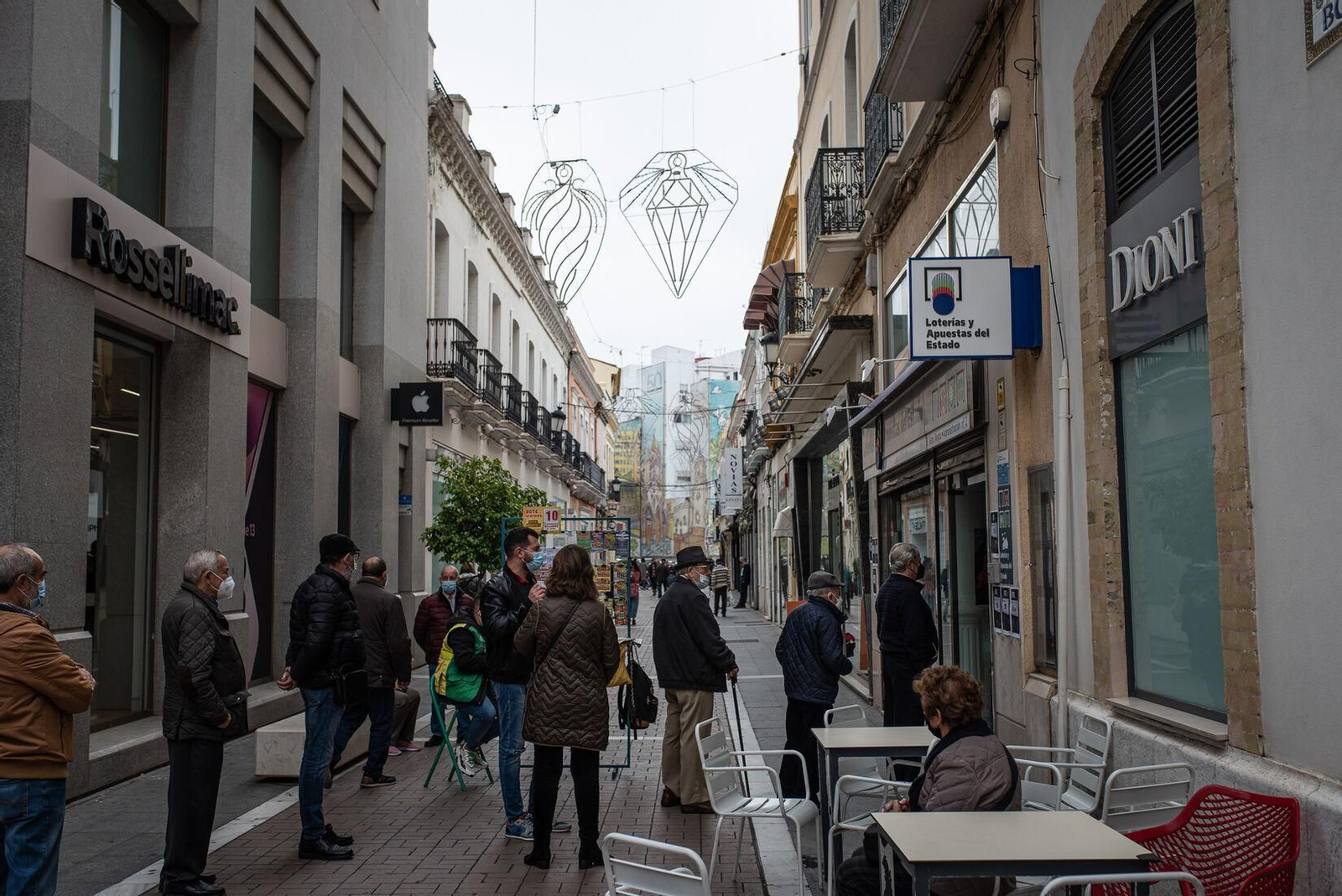 Ambiente en una calle del centro de Huelva.