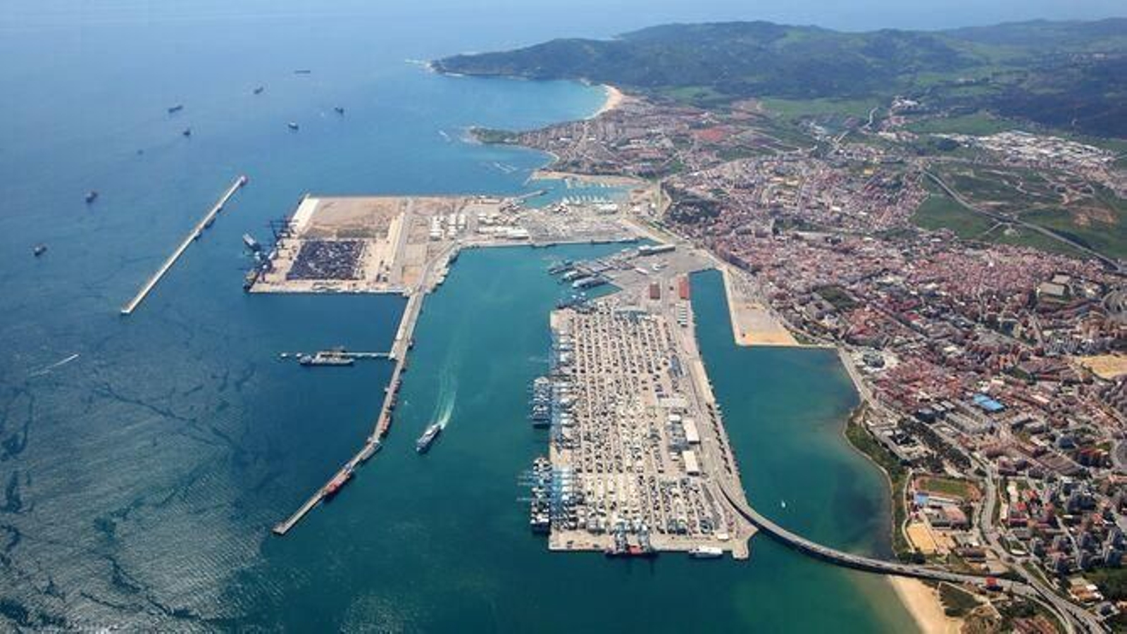 Vista aérea del Puerto de Algeciras.