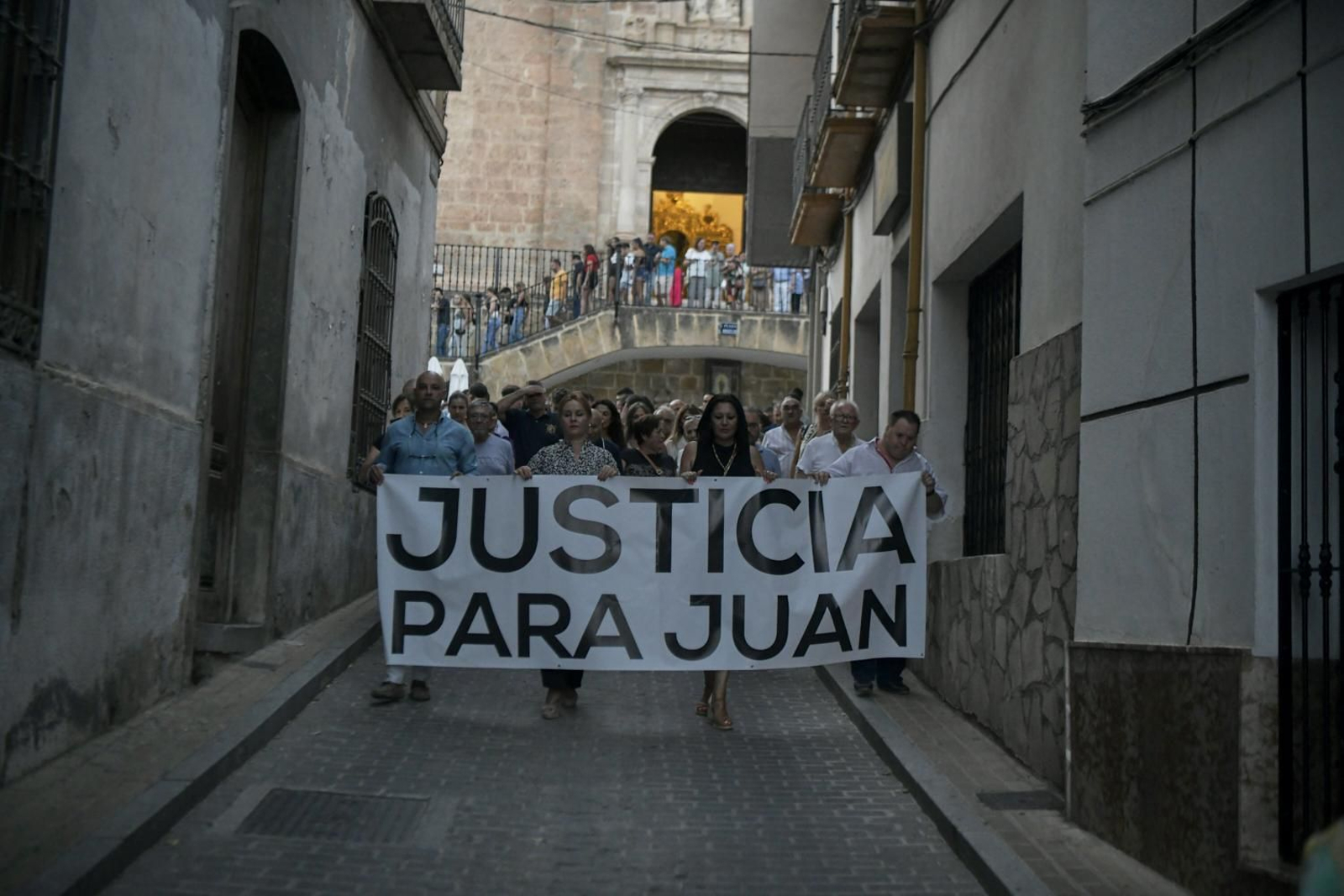 Íllora sale a la calle en busca de justicia para Juan tras un año de su muerte