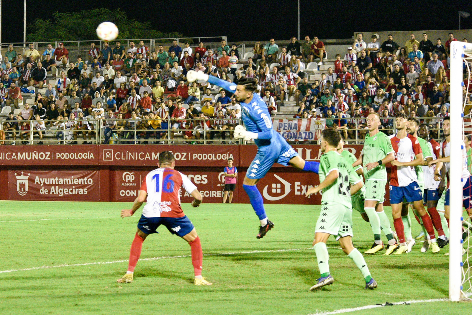 Salvi, el portero de la Cultural, en el Nuevo Mirador.