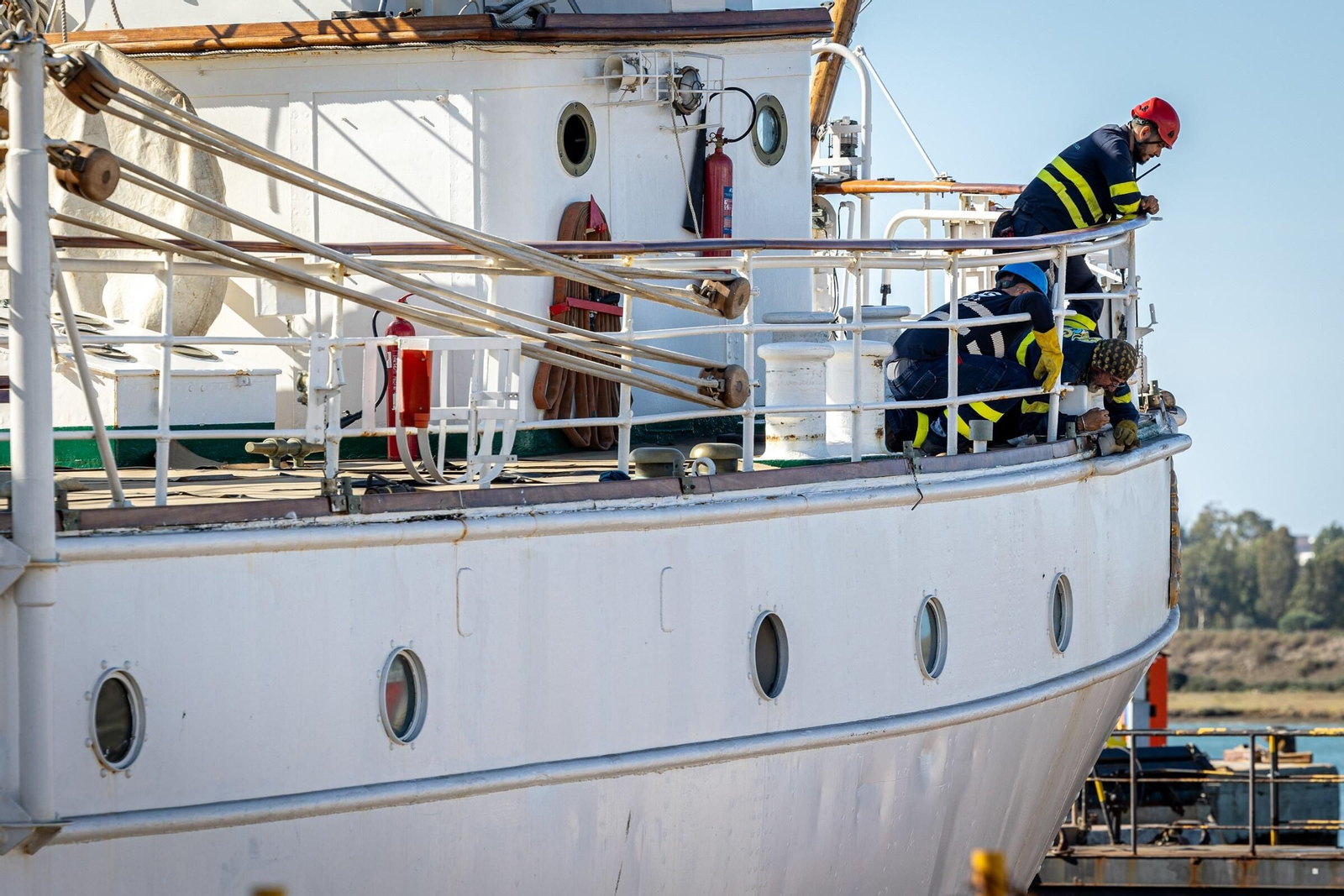 Armada: Las imágenes del 'Juan Sebastián de Elcano' de obras en Navantia San Fernando
