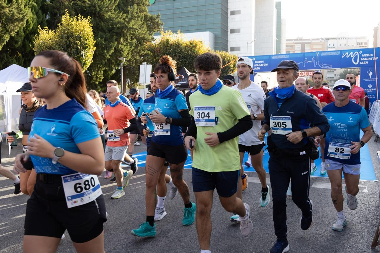 En imágenes: multitudinaria e histórica XXIX Media Maratón 'Ciudad de Jaén' y 10k en memoria de Paco Manzaneda (2)