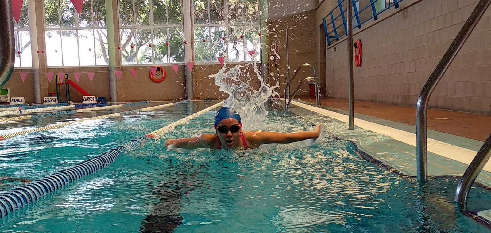 Sheila, nadadora del CN Alborán, en acción.