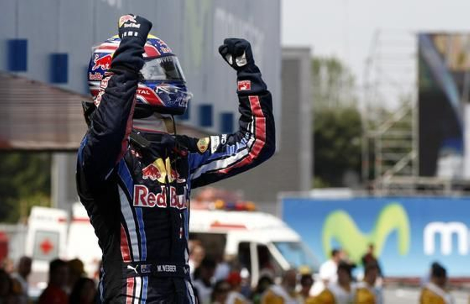Fernando Alonso queda segundo en un Gran Premio dominado de principio a fin por el piloto de Red Bull Mark Webber. / AFP