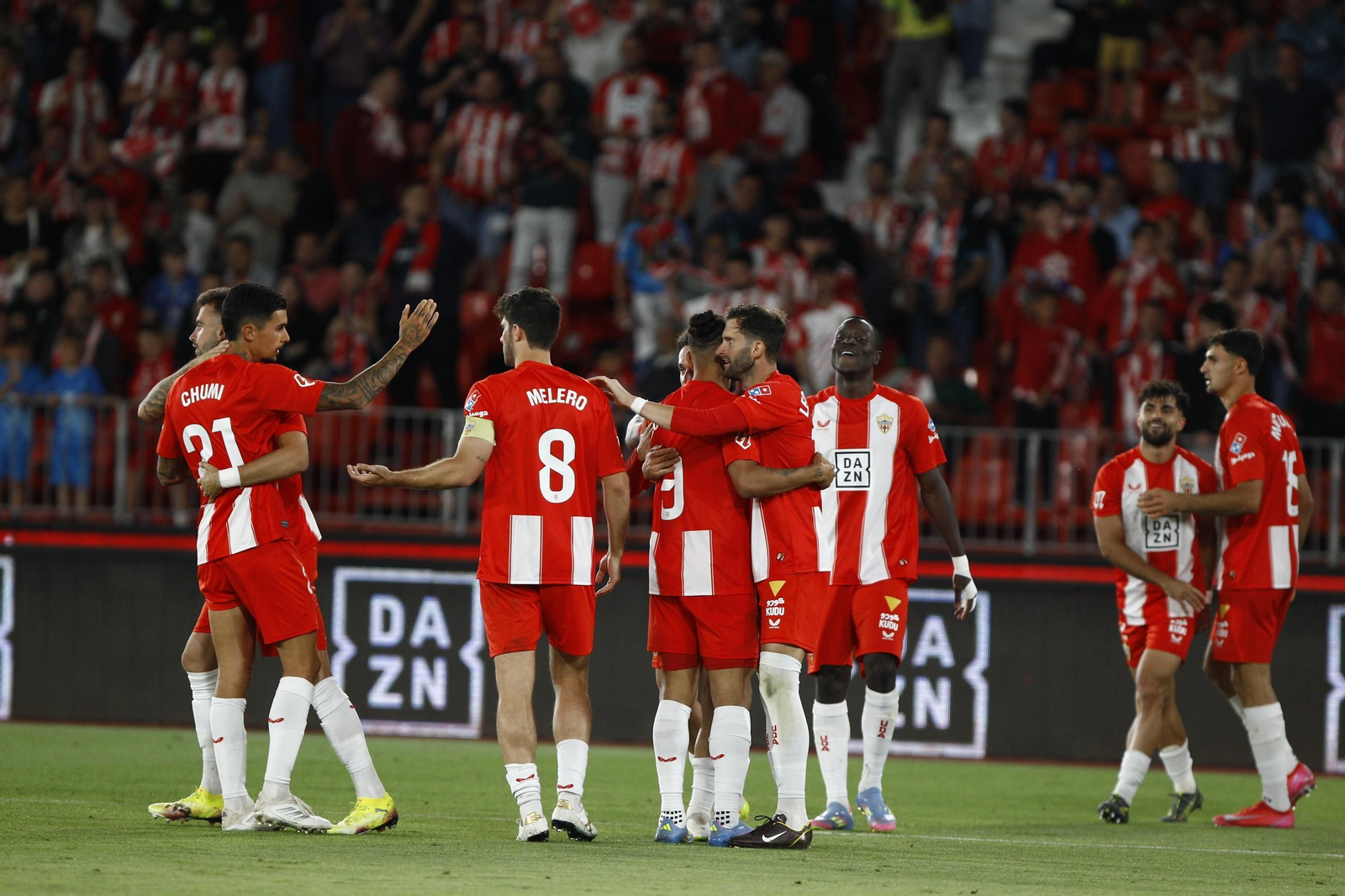 U.D. Almería-Racing de Santander, en imágenes