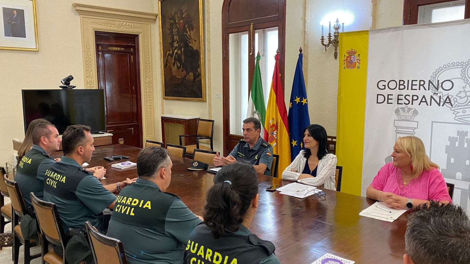 Imagen de la reunión mantenida entre la Subdelegación de Gobierno y la Guardia Civil