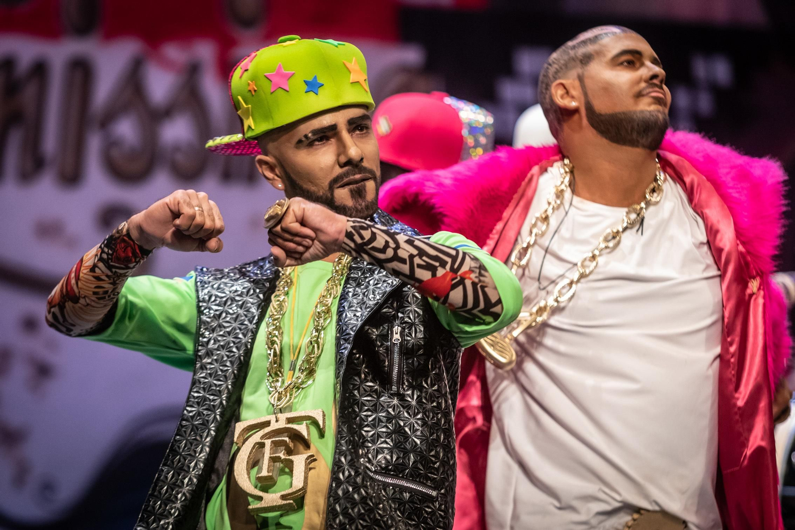 Chirigota 'Daddy Cadi' en el escenario