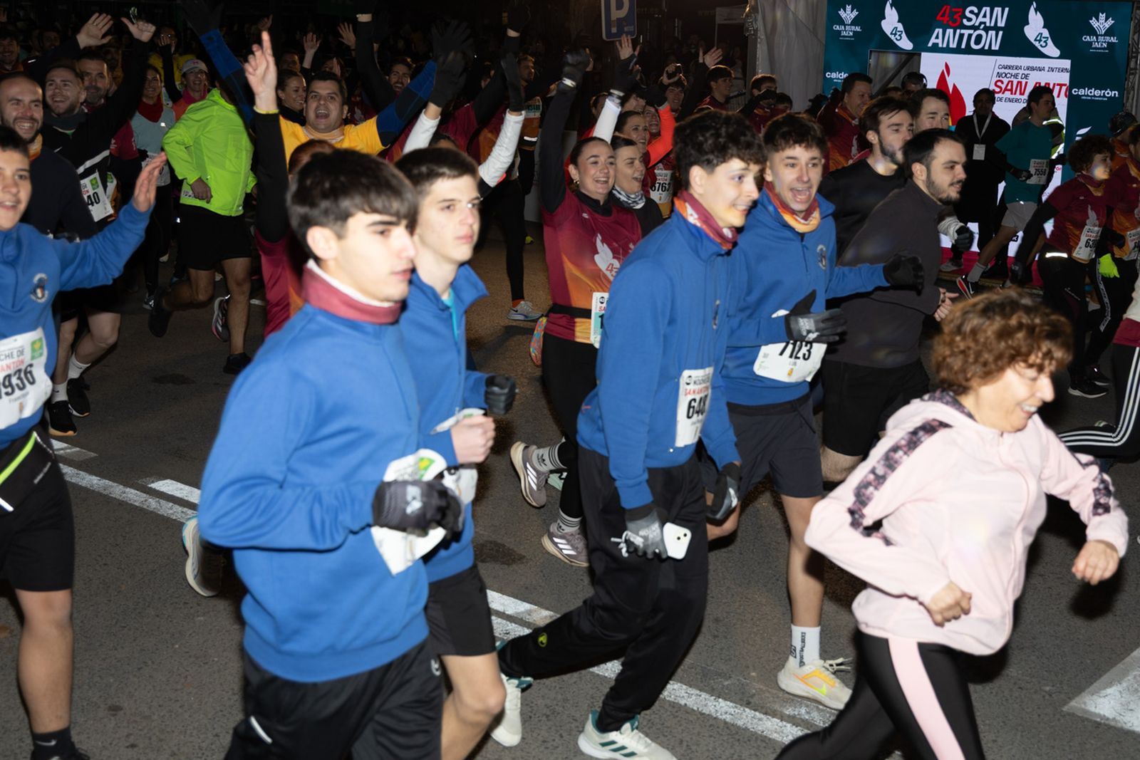 Encuéntrate en la salida de la Carrera de San Antón 2026, en imágenes (3)