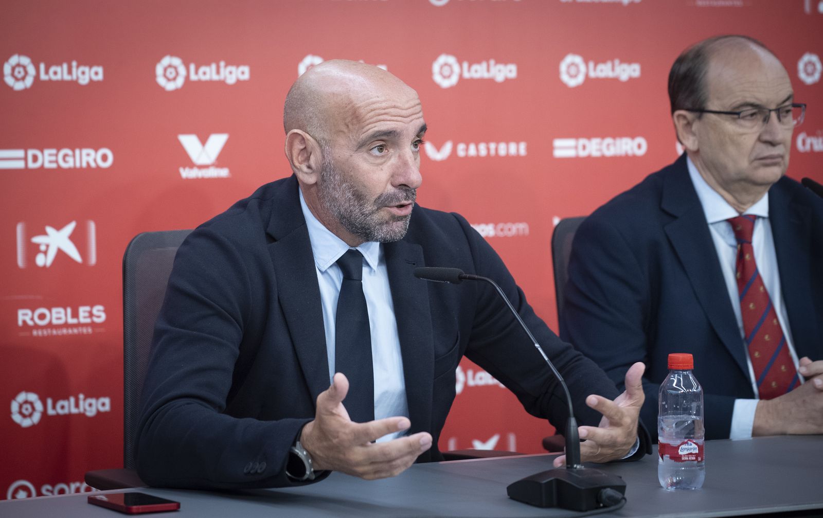 Las imágenes de la presentación de Sampaoli como nuevo entrenador del Sevilla