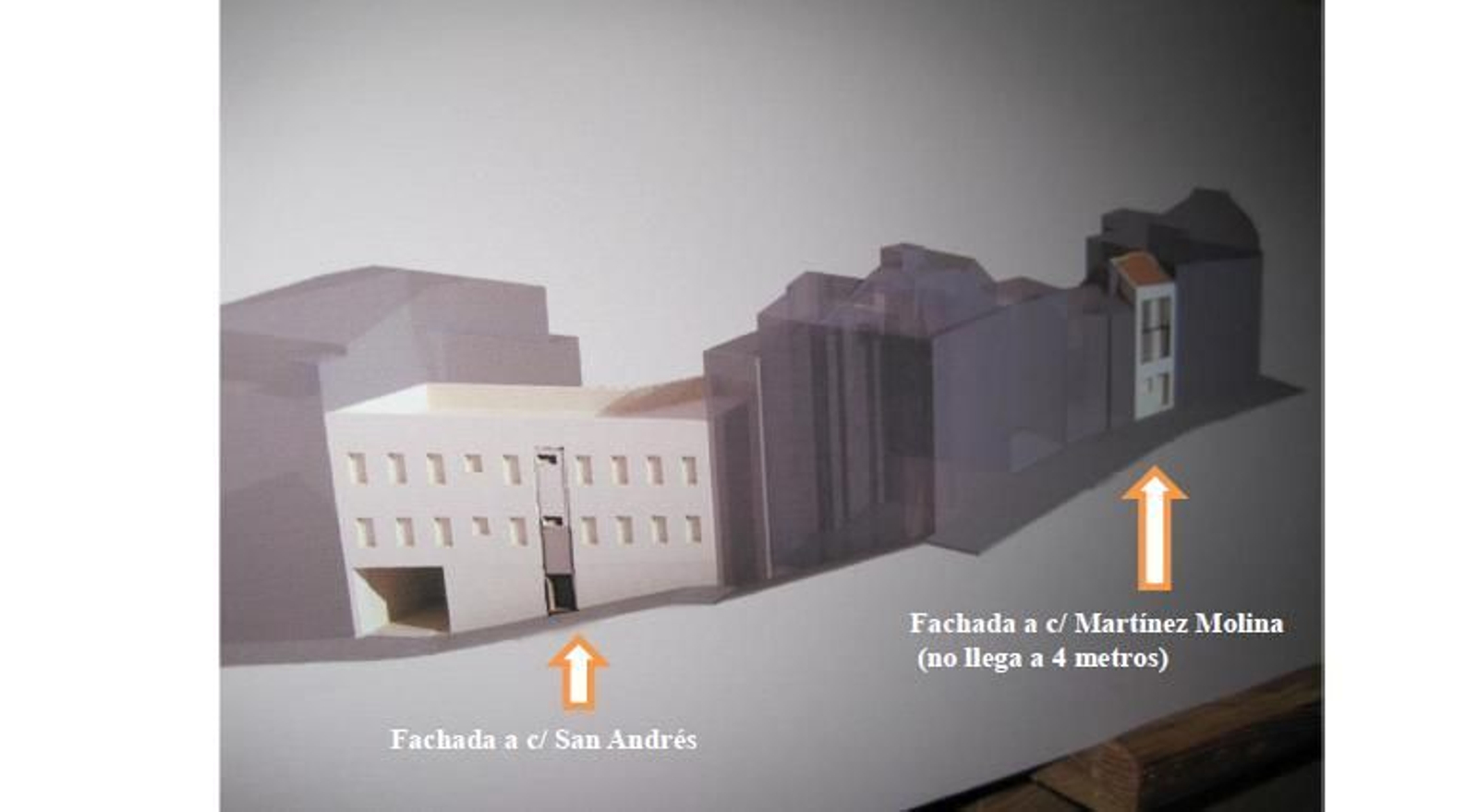 Imagen proyecto del IES Casco Antiguo–Apa III, descartado por la Junta de Andalucía en el que se aprecia la imposibilidad de un acceso adecuado para un aparcamiento público en el solar Apa III-San Andrés.