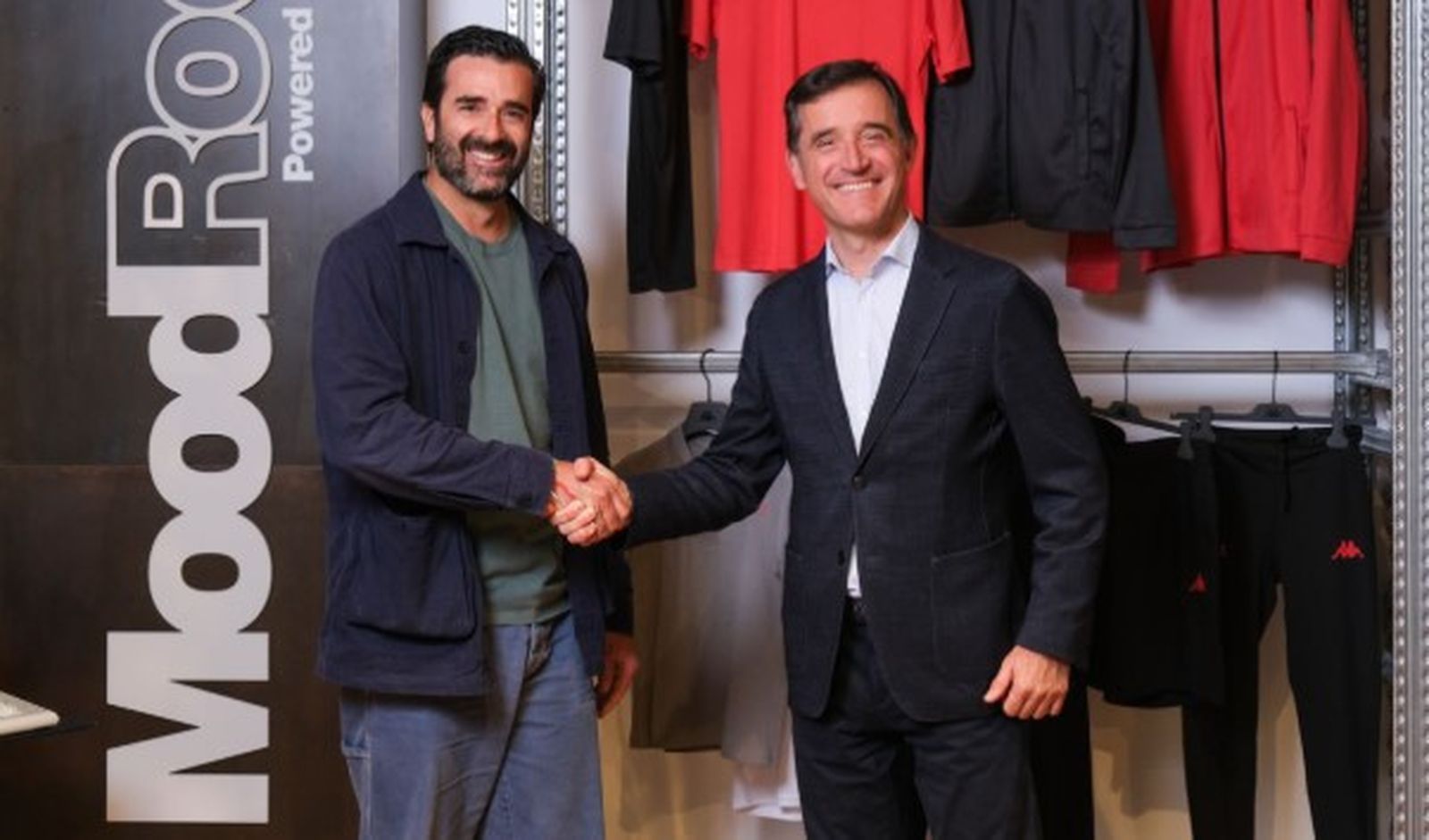 Rúbrica del acuerdo entre GO fit y Kappa.