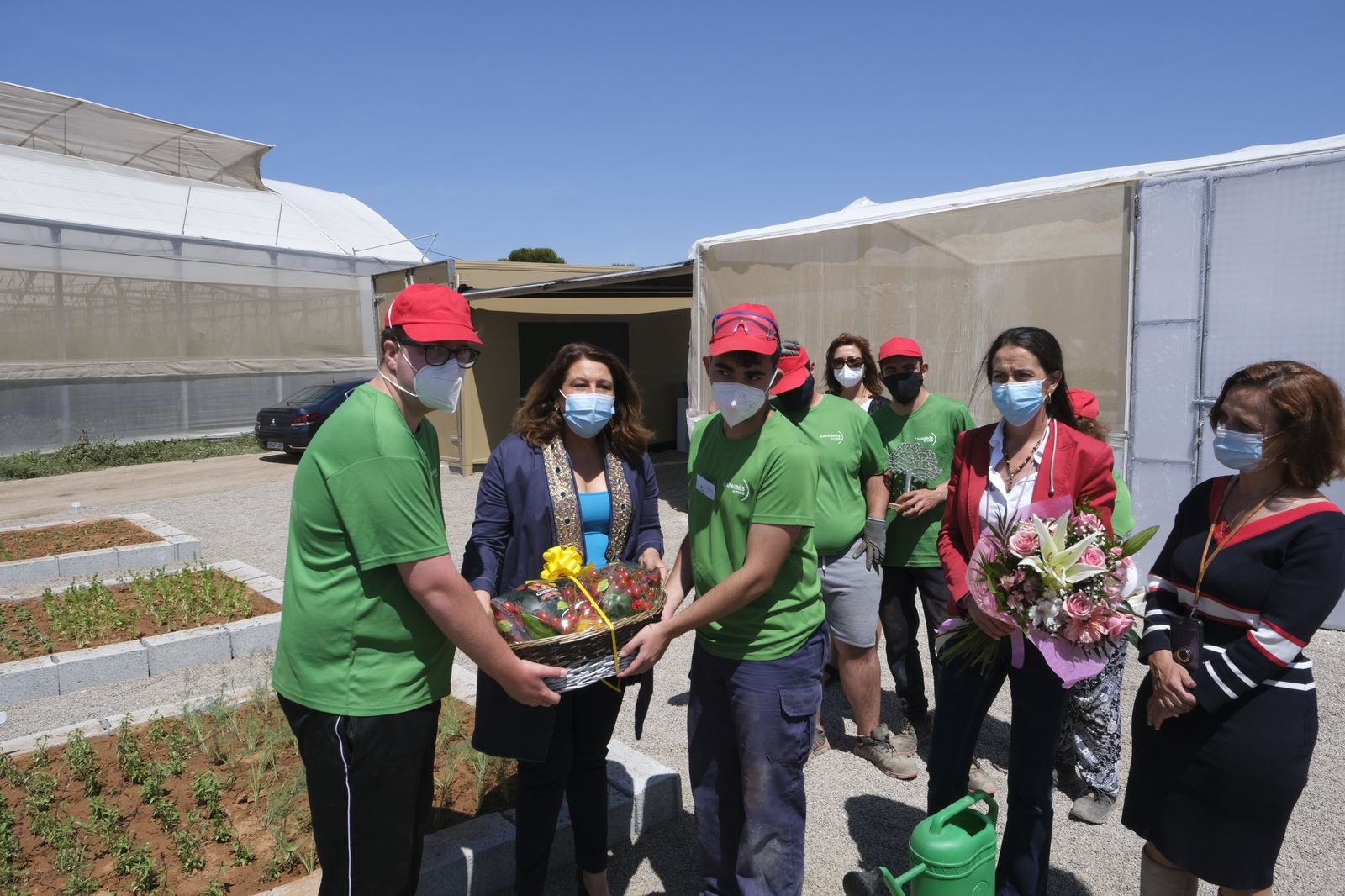 Fotogalería visita de Carmen Crespo a Grupo Caparrós. Almería