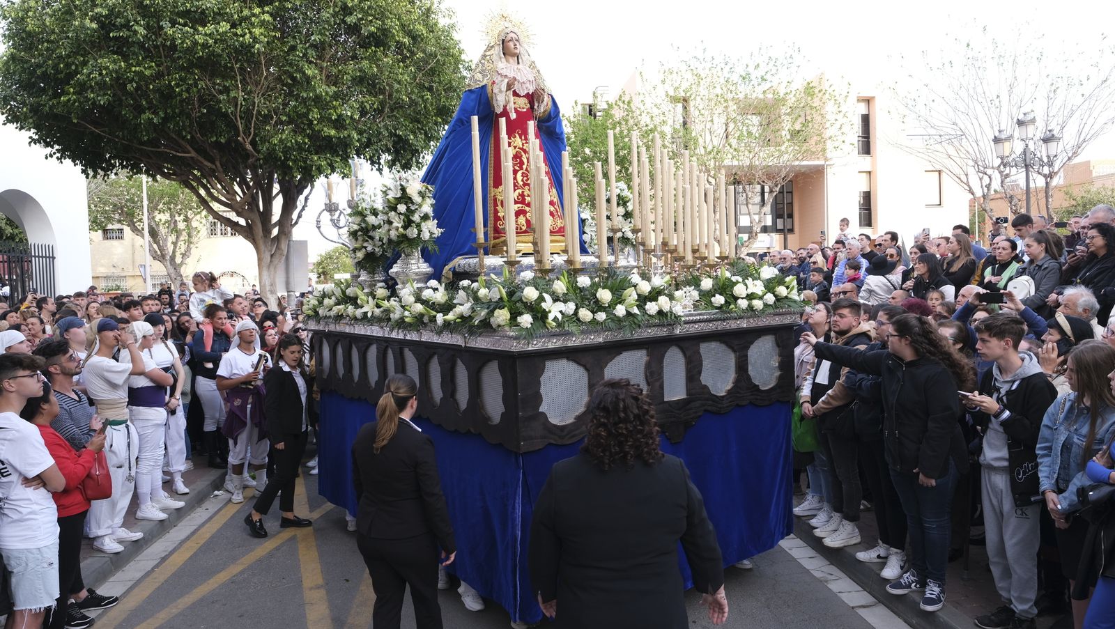 La procesión del Encuentro por las calles de Almería, en imágenes