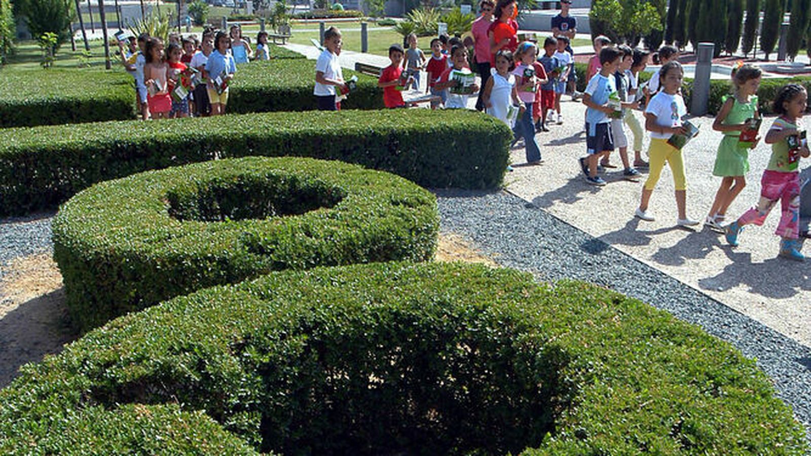 Niños en un parque de Tomares.