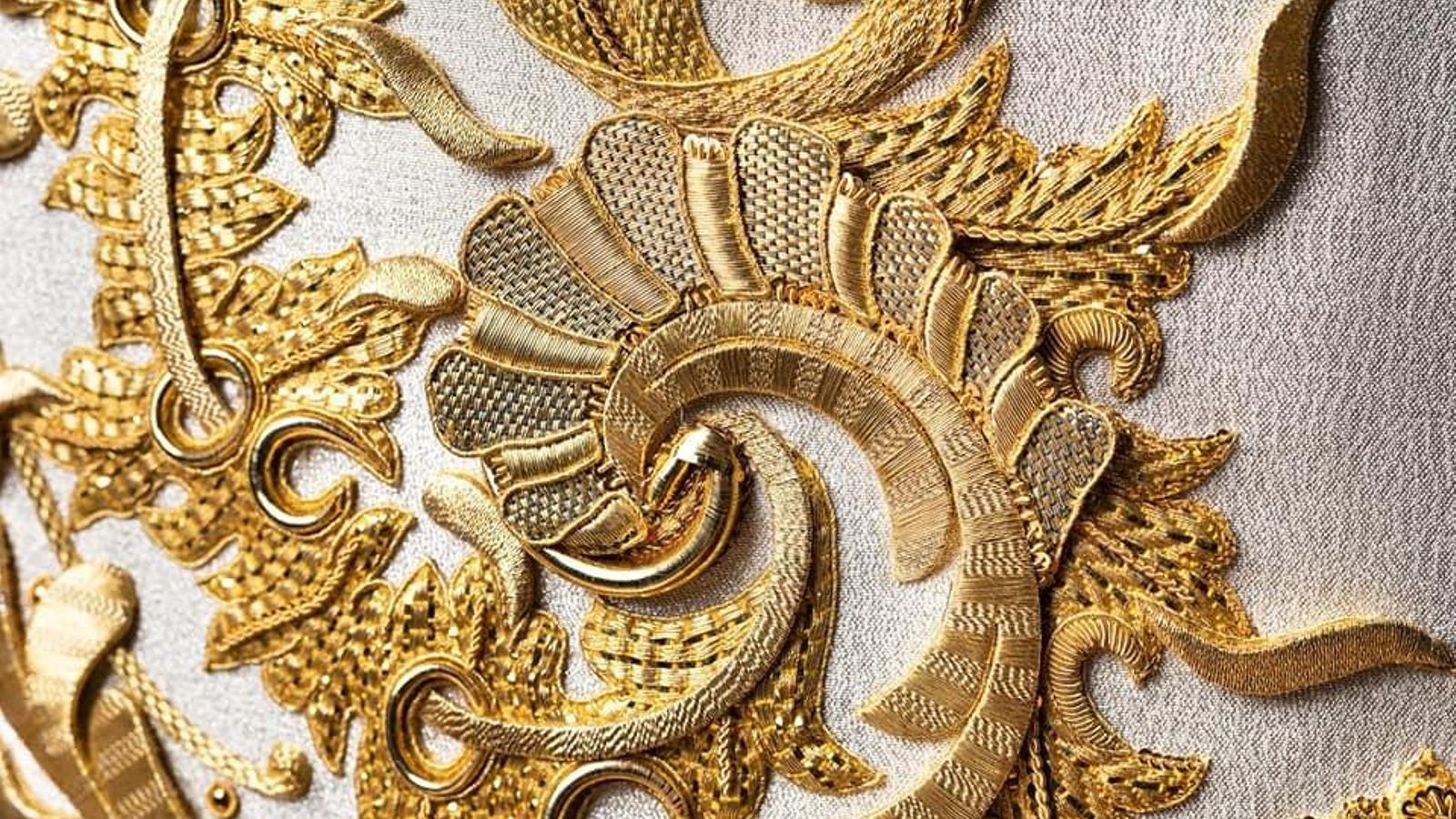 Detalle de la saya para la Virgen del Mayor Dolor de Sanlúcar de Barrameda. Detalle de la saya para la Virgen del Mayor Dolor de Sanlúcar de Barrameda.