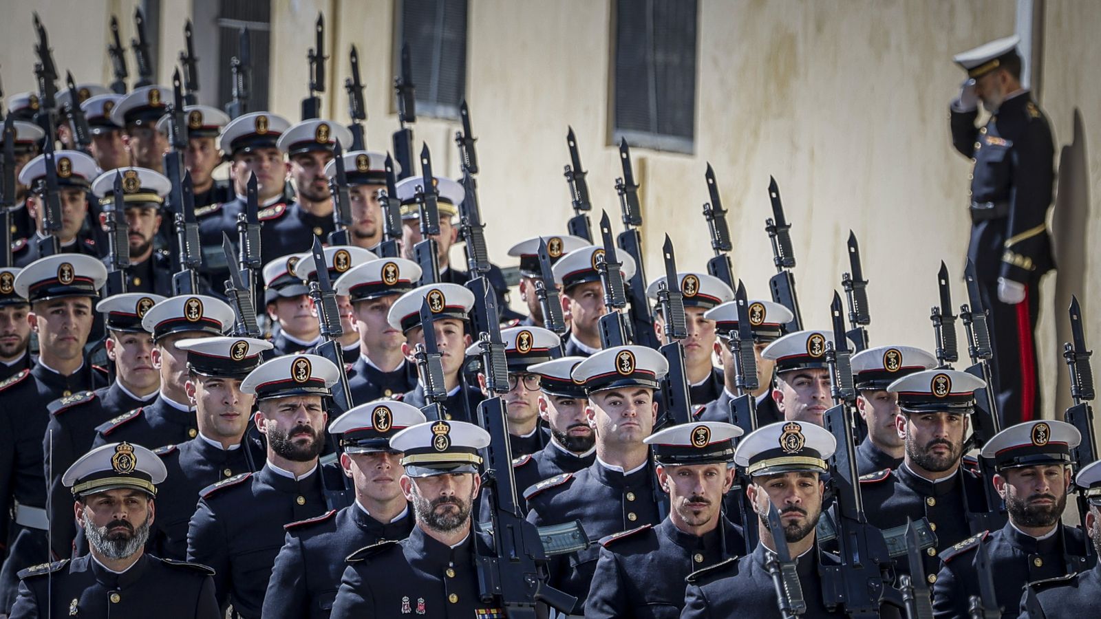 Las imágenes de la celebración del 489º Aniversario de la Infantería de Marina en Cádiz
