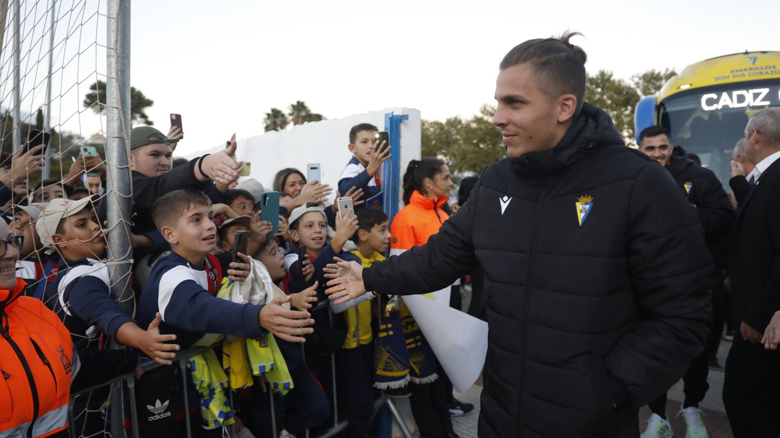 Las fotos de la visita del Cádiz CF para celebrar el 50 aniversario del CD Guadiaro