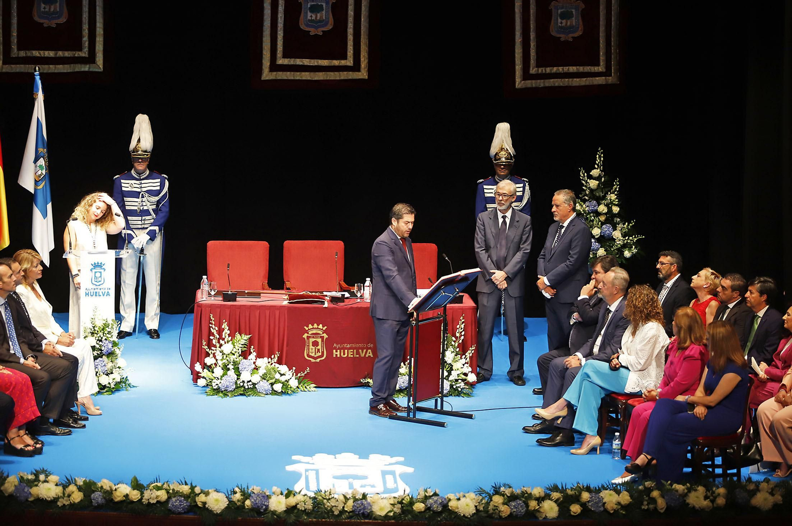 Imágenes de la toma de posesión de Pilar Miranda como alcaldesa de Huelva