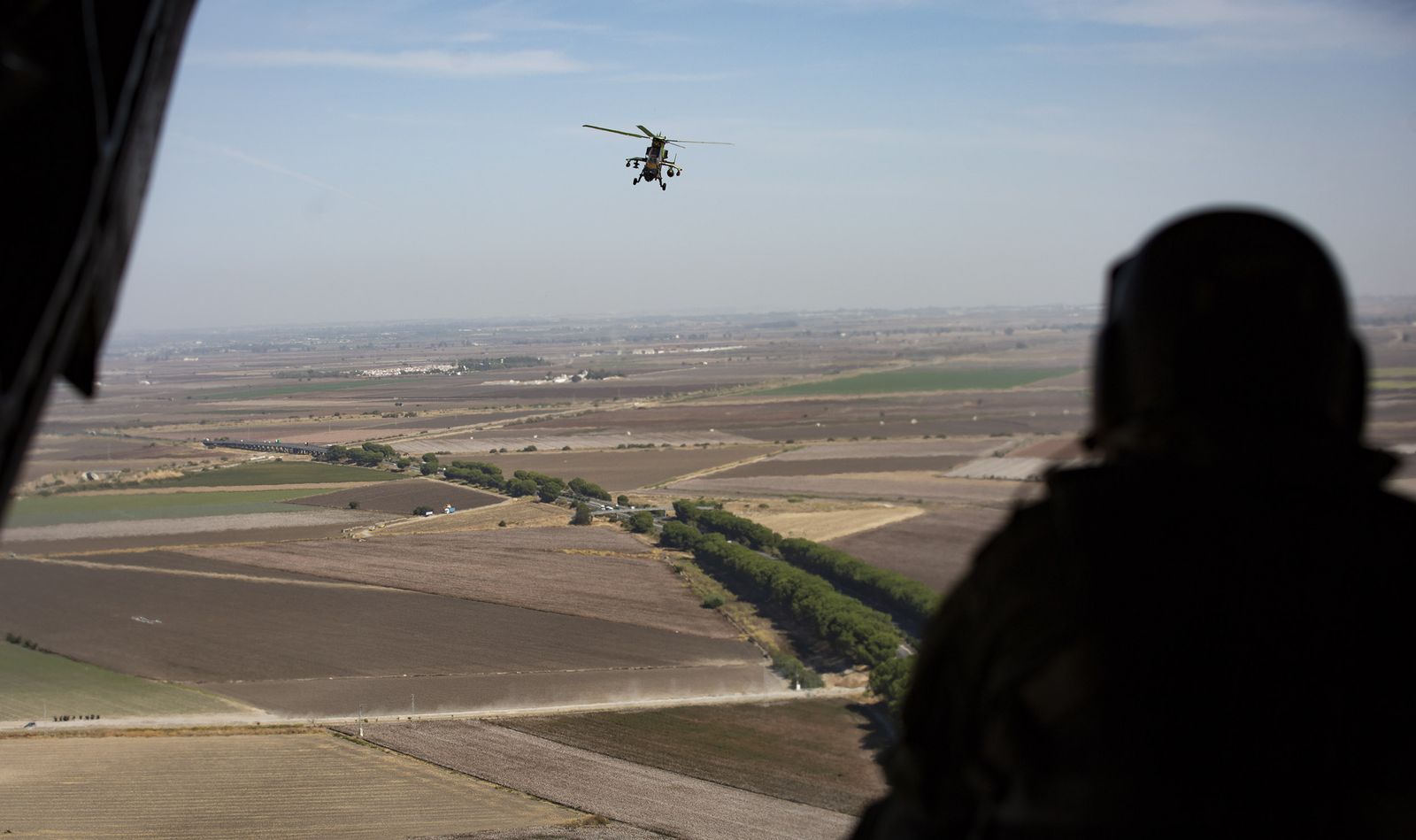 Entrenamiento del Ejército en el río Guadalquivir