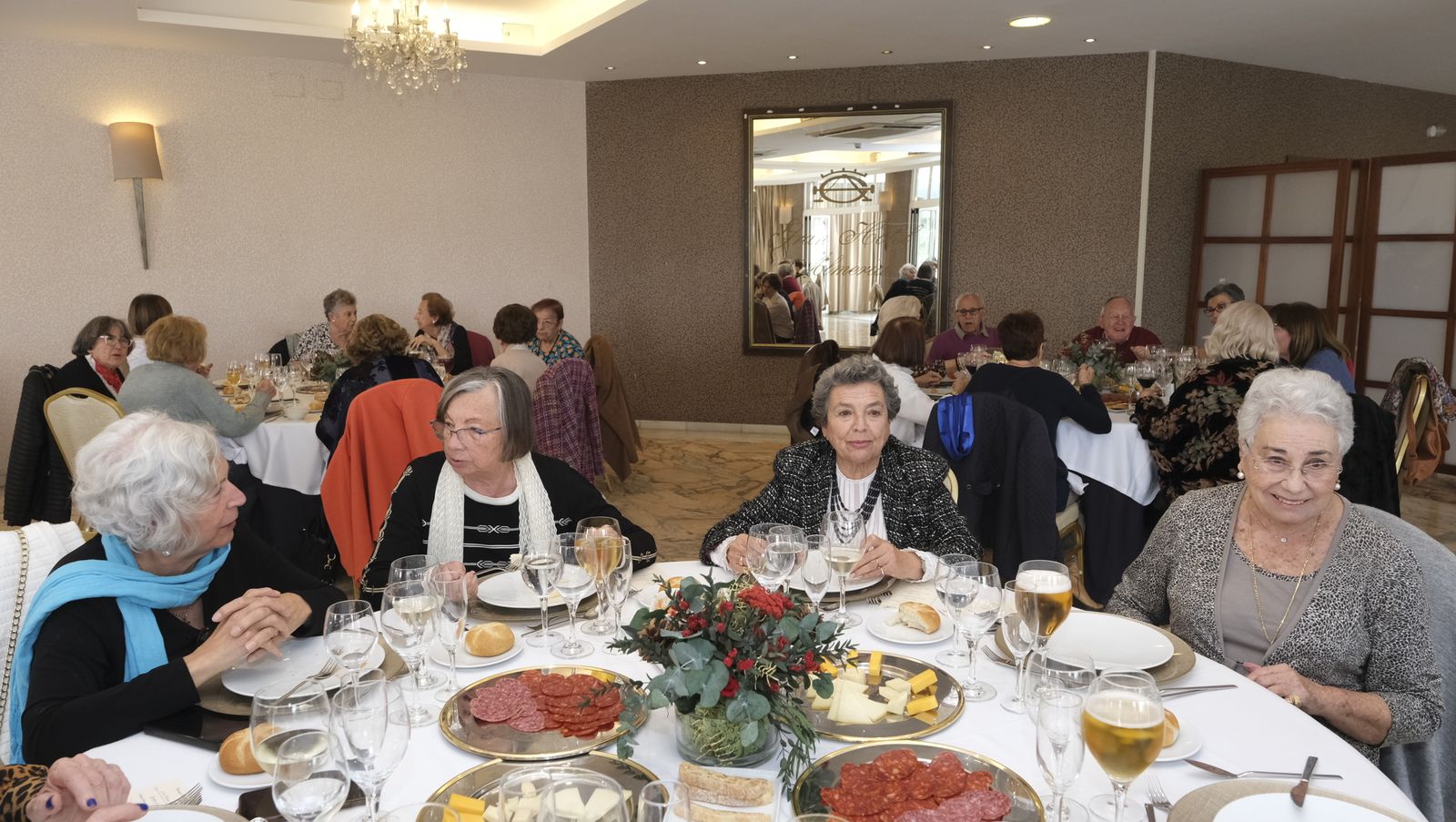 Imágenes del encuentro anual de los docentes jubilados almerienses, ADOJAL