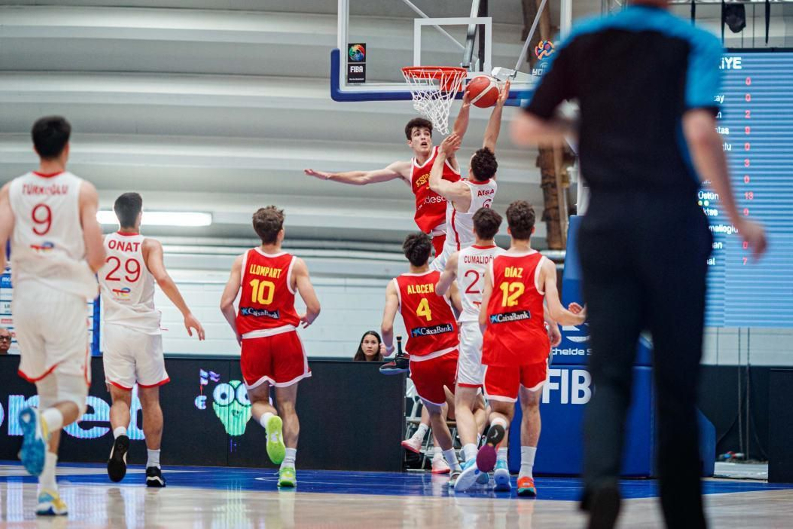 Día aciago de Mario Saint-Supéry en otra debacle de España en el Europeo sub 18