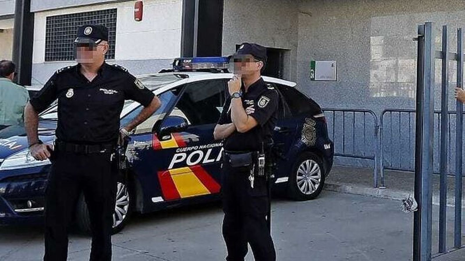 Policías nacionales, en una imagen de archivo. / D. S.