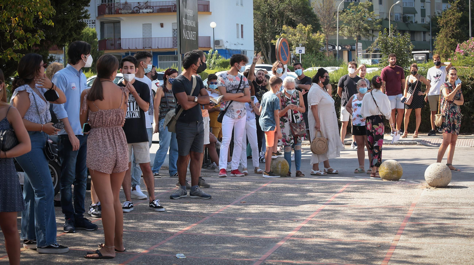 Masiva afluencia para el casting de una serie que se rodará en Andalucía Masiva afluencia para el casting de una serie que se rodará en Andalucía