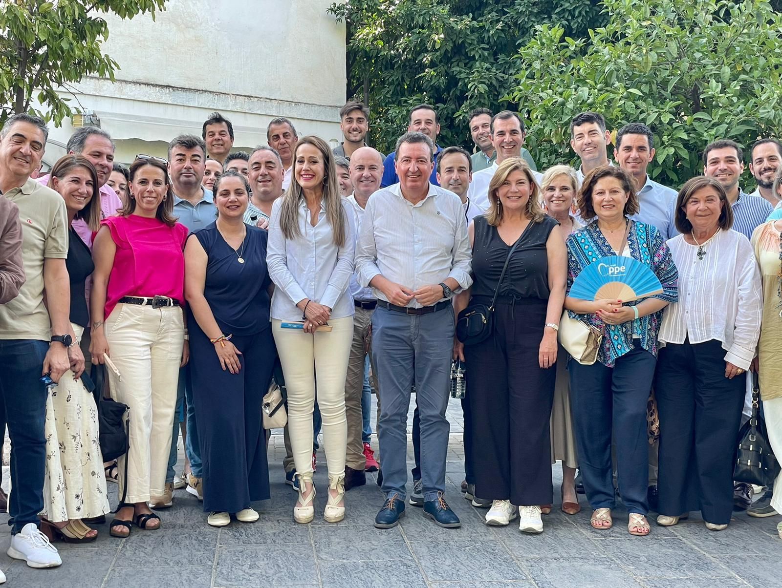 PP de Huelva en el acto de campaña para las elecciones europeas celebrado en Sevilla.