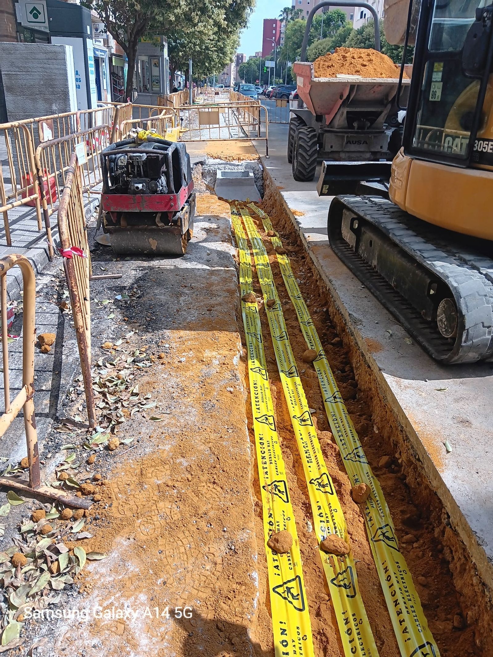 Endesa refuerza la red de media tensión de Montequinto.