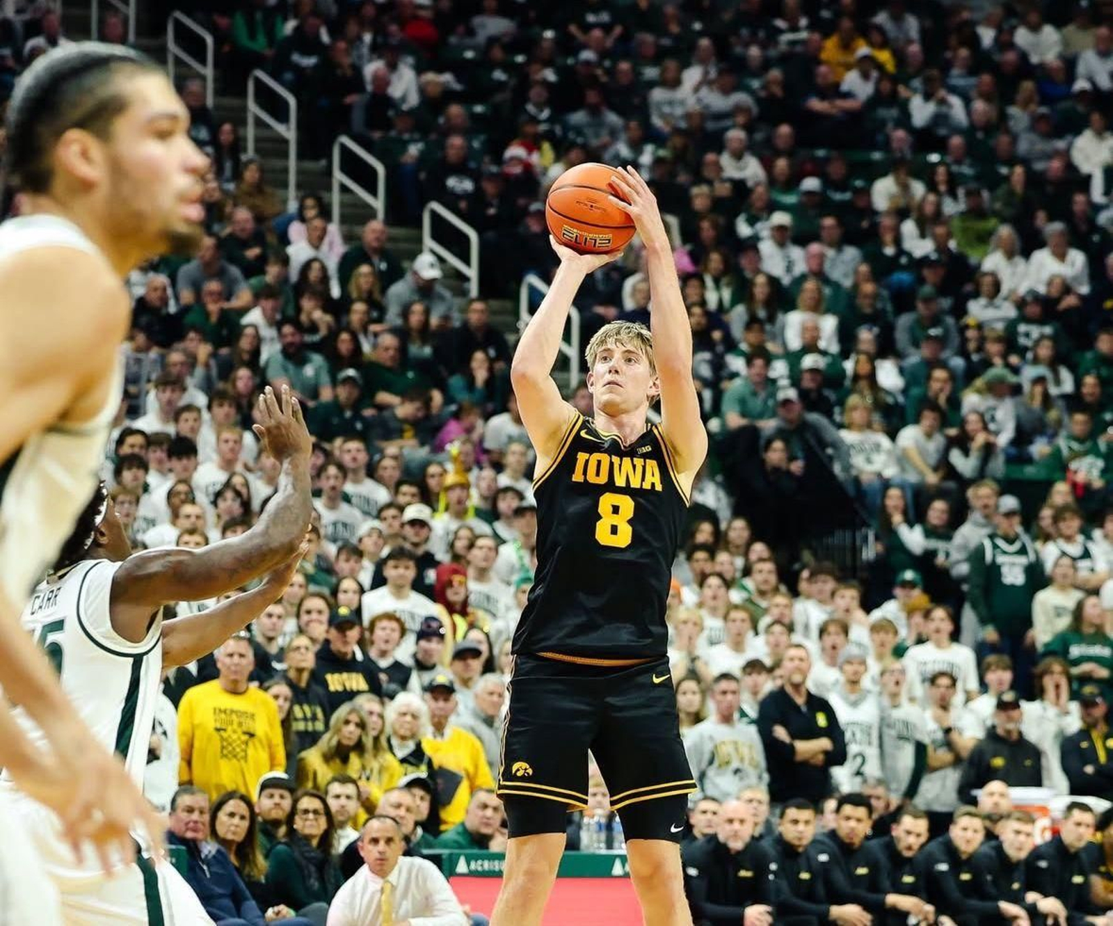 NCAA: Primera derrota de Álvaro Folgueiras y Iowa