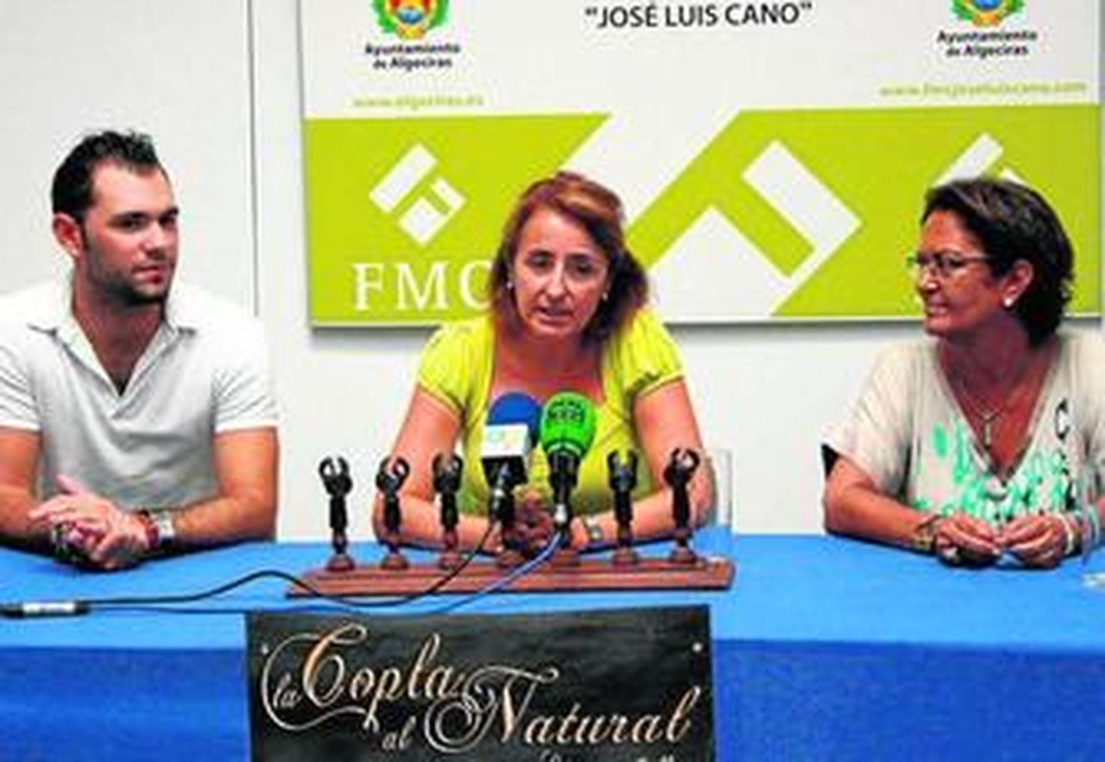 Paco Quintana, Pilar Pintor y Juana Cid en la fundación de cultura de Algeciras.