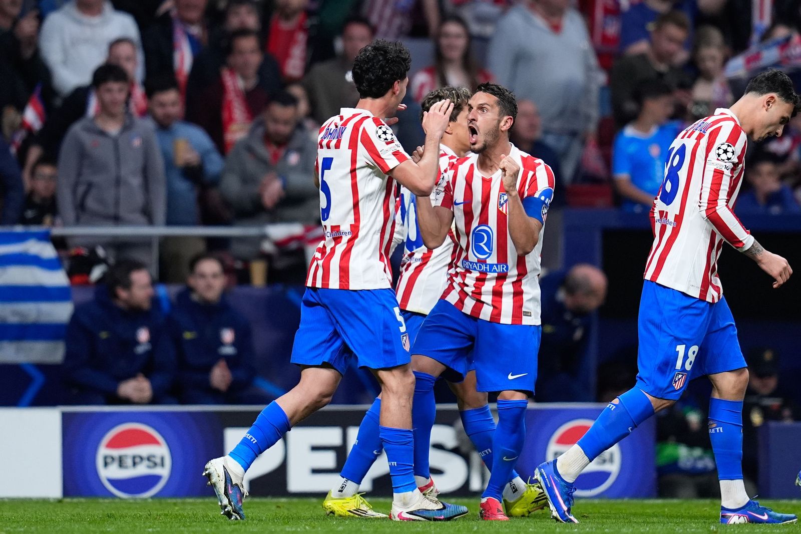 Las fotos del Atlético de Madrid - Brujas