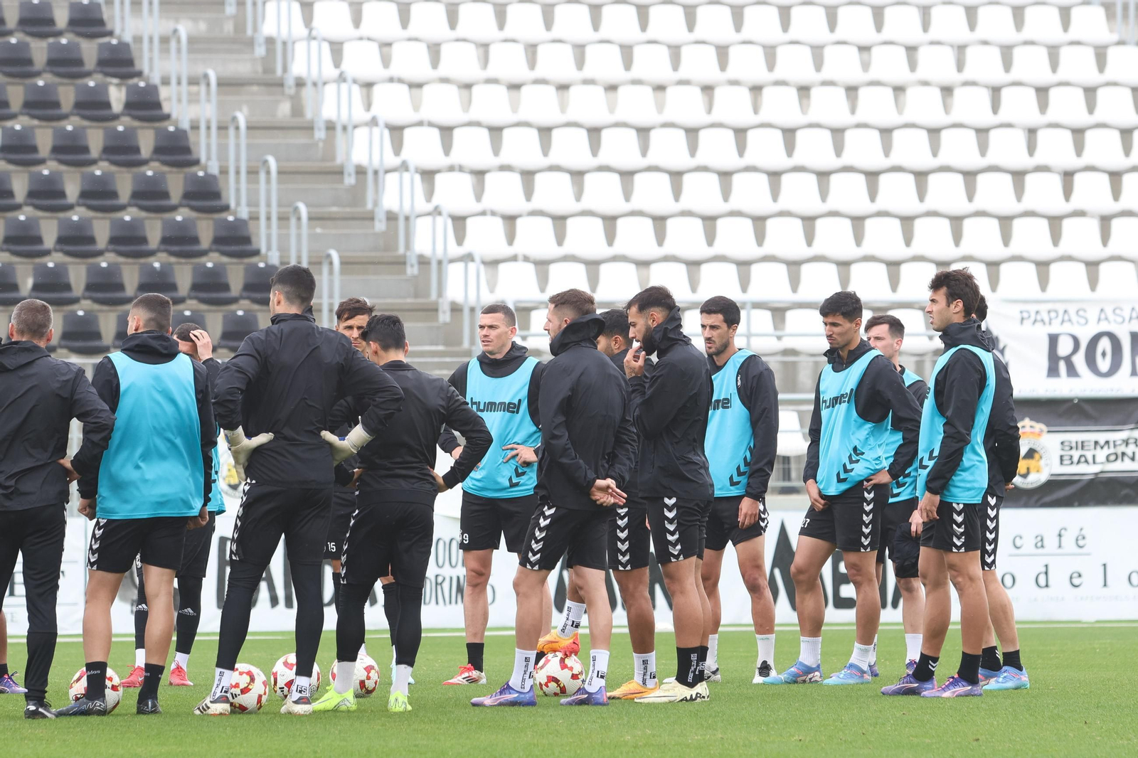 Las fotos del entrenamiento de la Balona previo a su final con el Villanovense