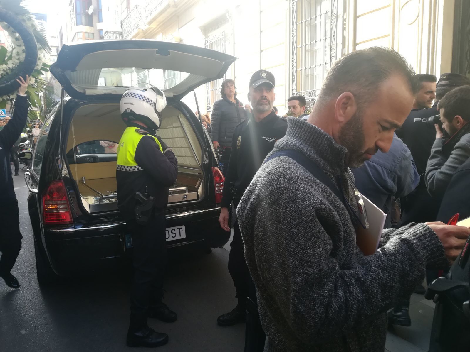 Las imágenes de la capilla ardiente de Gabriel Cruz.