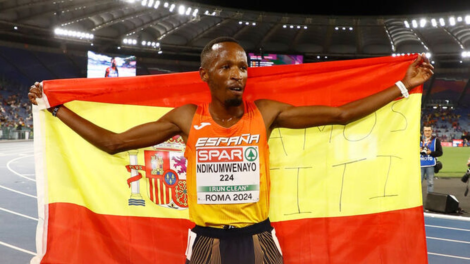 Thierry Ndikumwenayo se cuelga el bronce en los 10.000 metros