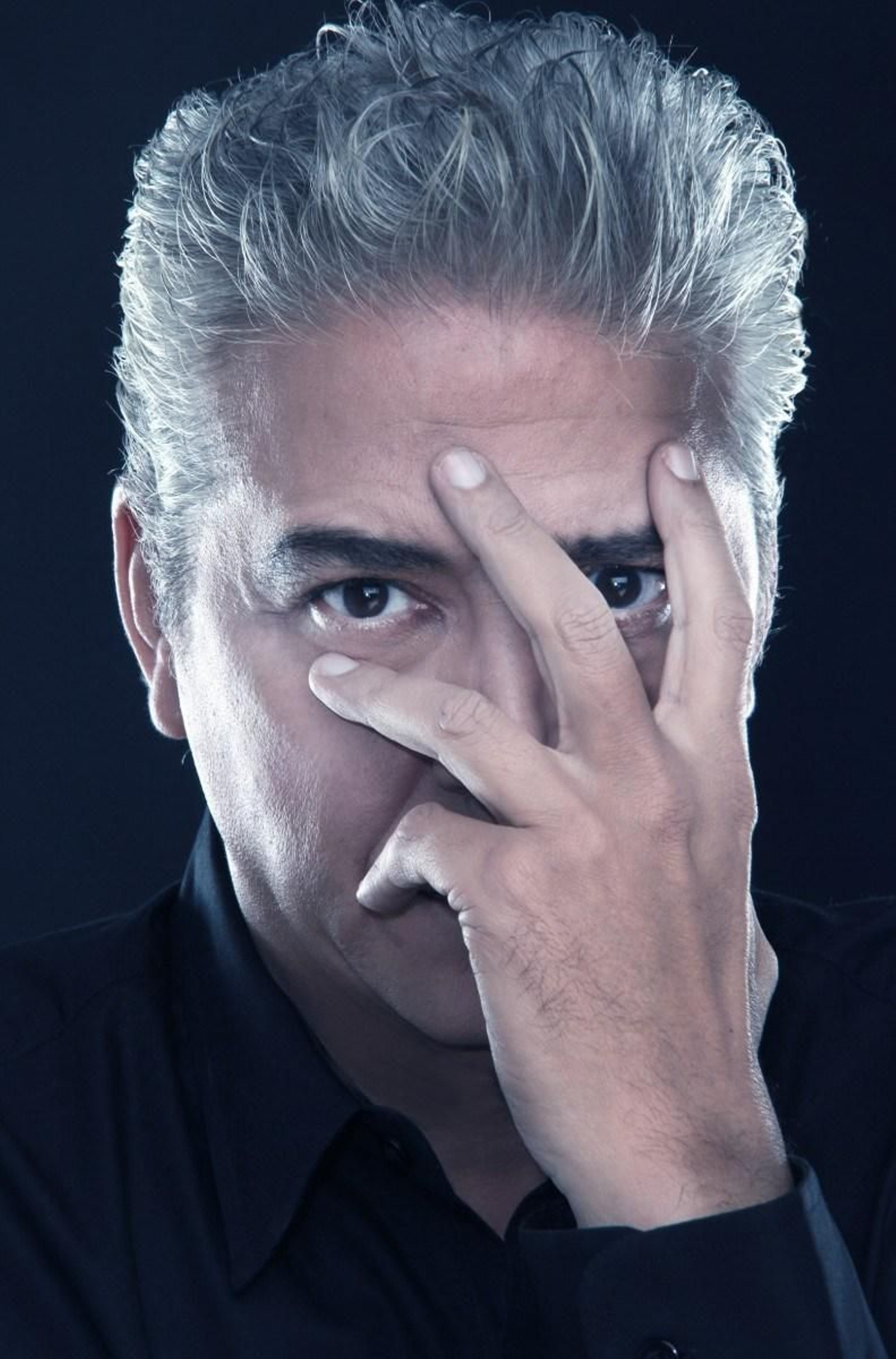 Imagen de promoción de Anthony Blake.