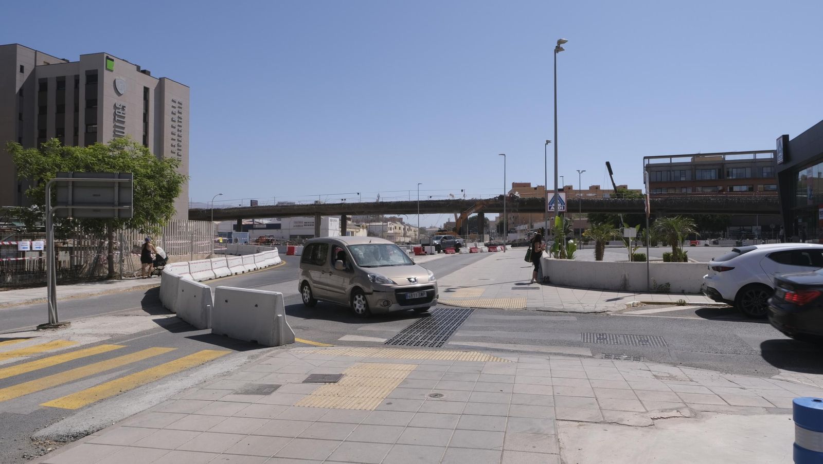 Corte de la Avenida de Montserrat por las obras del soterramiento del AVE, en imágenes