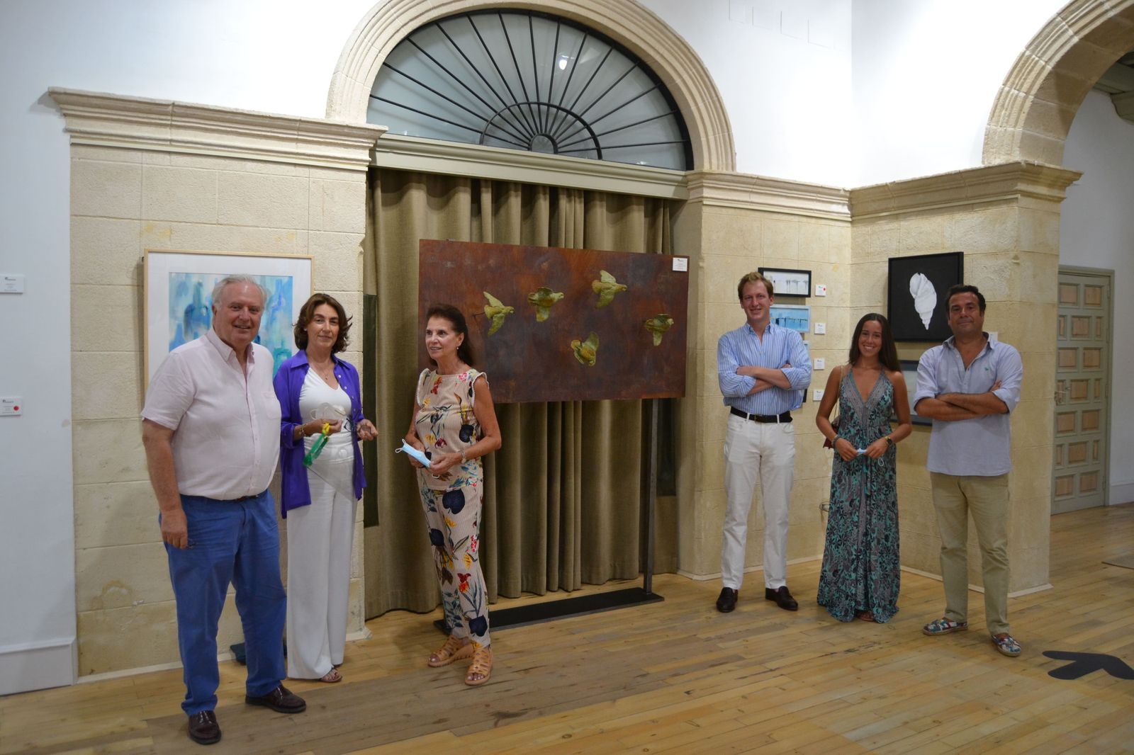 Tomás Osborne, presidente de la Fundación Osborne; Mercedes del Río; Marquesa del Mérito; Pelayo Domecq; Eugenia Pemán e Iván Llanza, en la exposición.