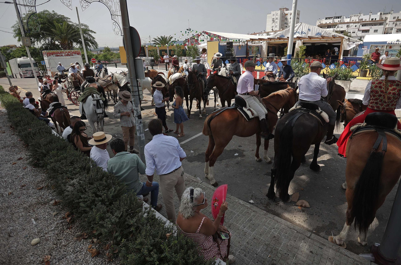 Búscate en las fotos del Domingo Rociero en la Feria Real de San Roque 2025