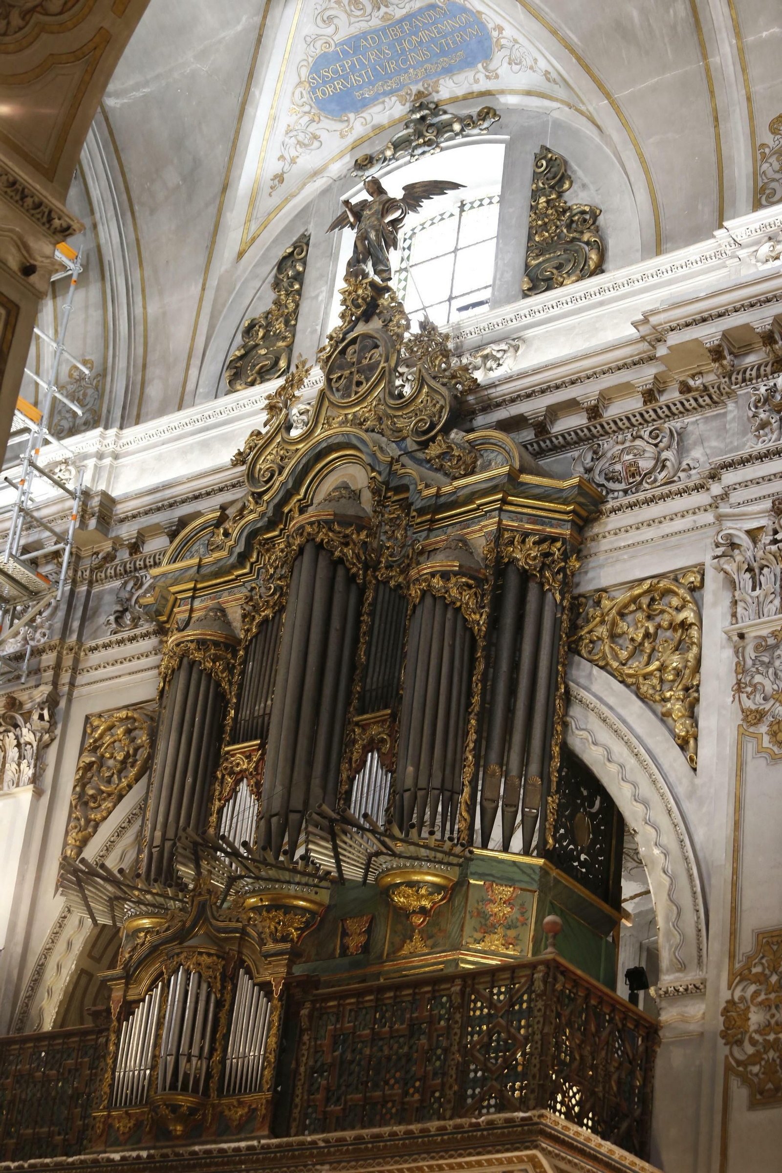 La restauración del coro alto de la parroquia de la Magdalena