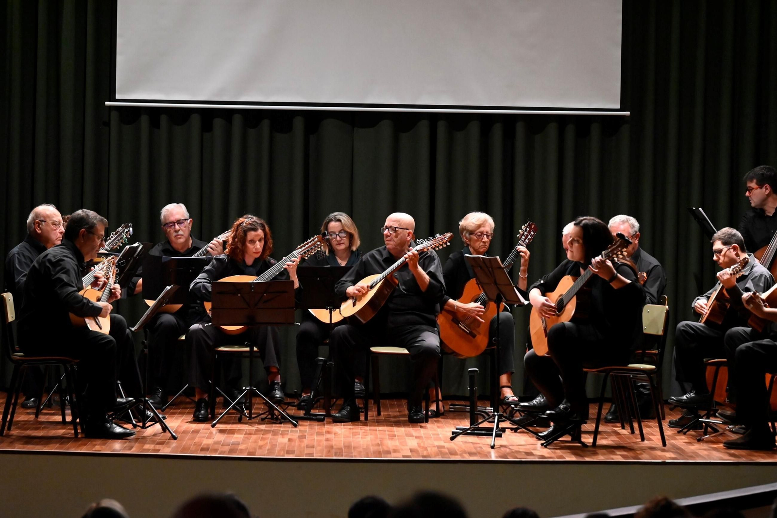 La Orquesta de Plectro Ciudad de los Califas, en imágenes