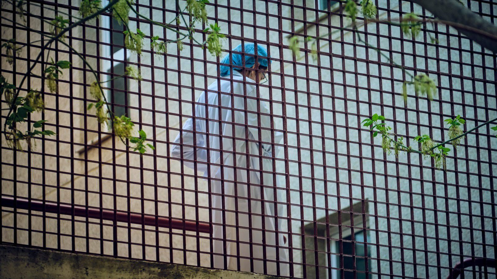 Una profesional en el Centro de Salud La Laguna de Cádiz.